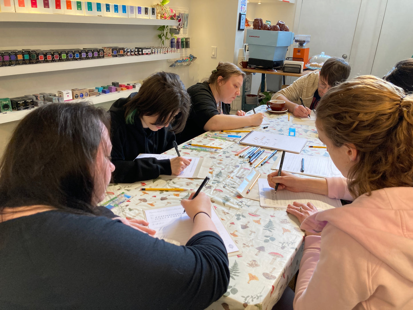 Beginner Brush Pen Modern Calligraphy Workshop - December 5th - Nueva Era (MONTRÉAL)